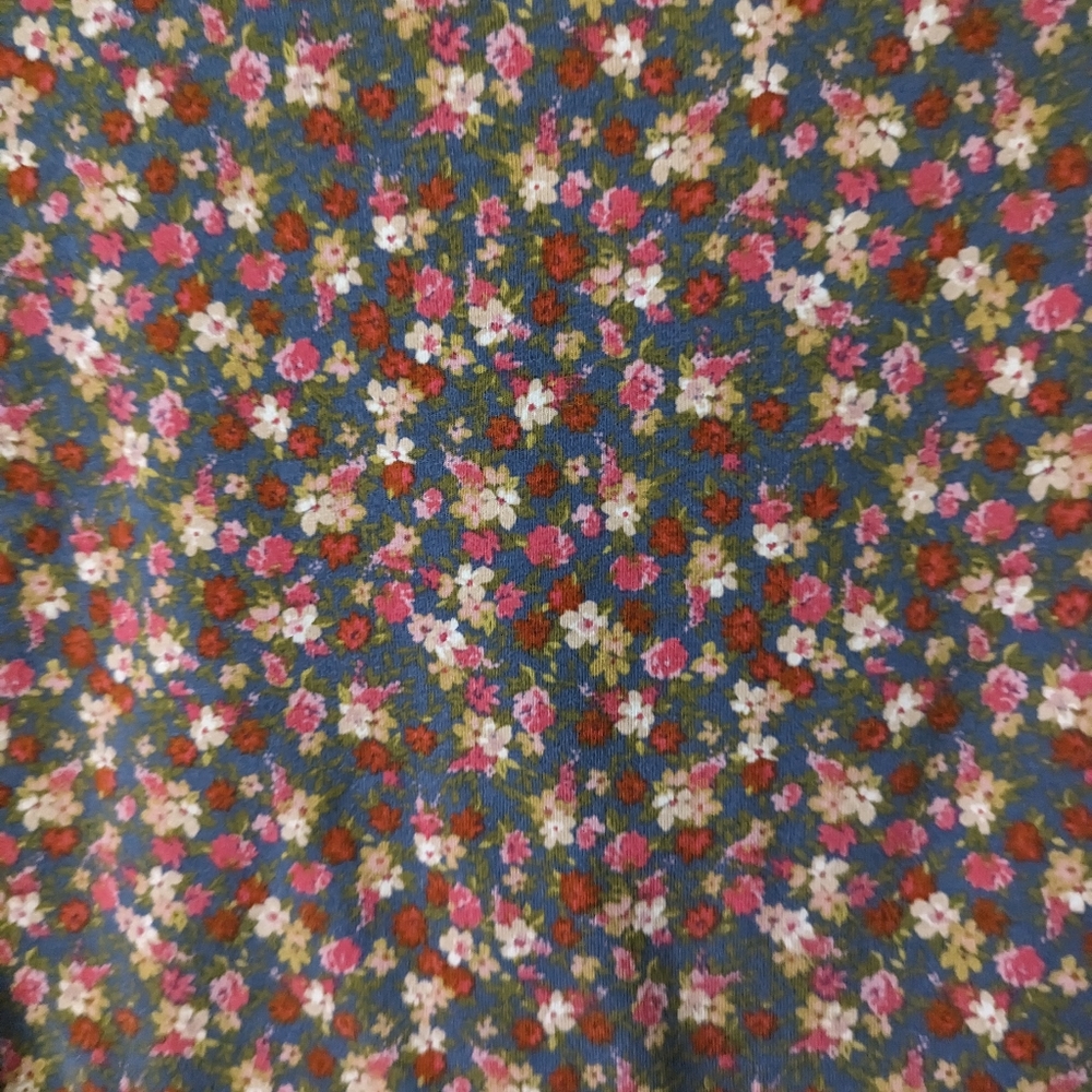 So Cropped Floral 3x Tie Top - Picture 8 of 8